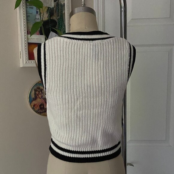 H&M DIVIDED Retro 1990s Grunge PREPPY V-Neck Crop Sweater VEST *X-SMALL*  NWT - Picture 7 of 8